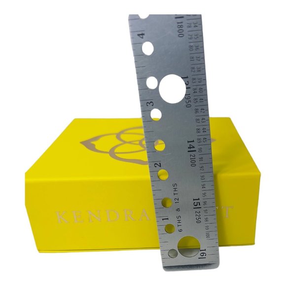 Kendra Scott Gift Bag and Gift Box Set - Picture 10 of 10